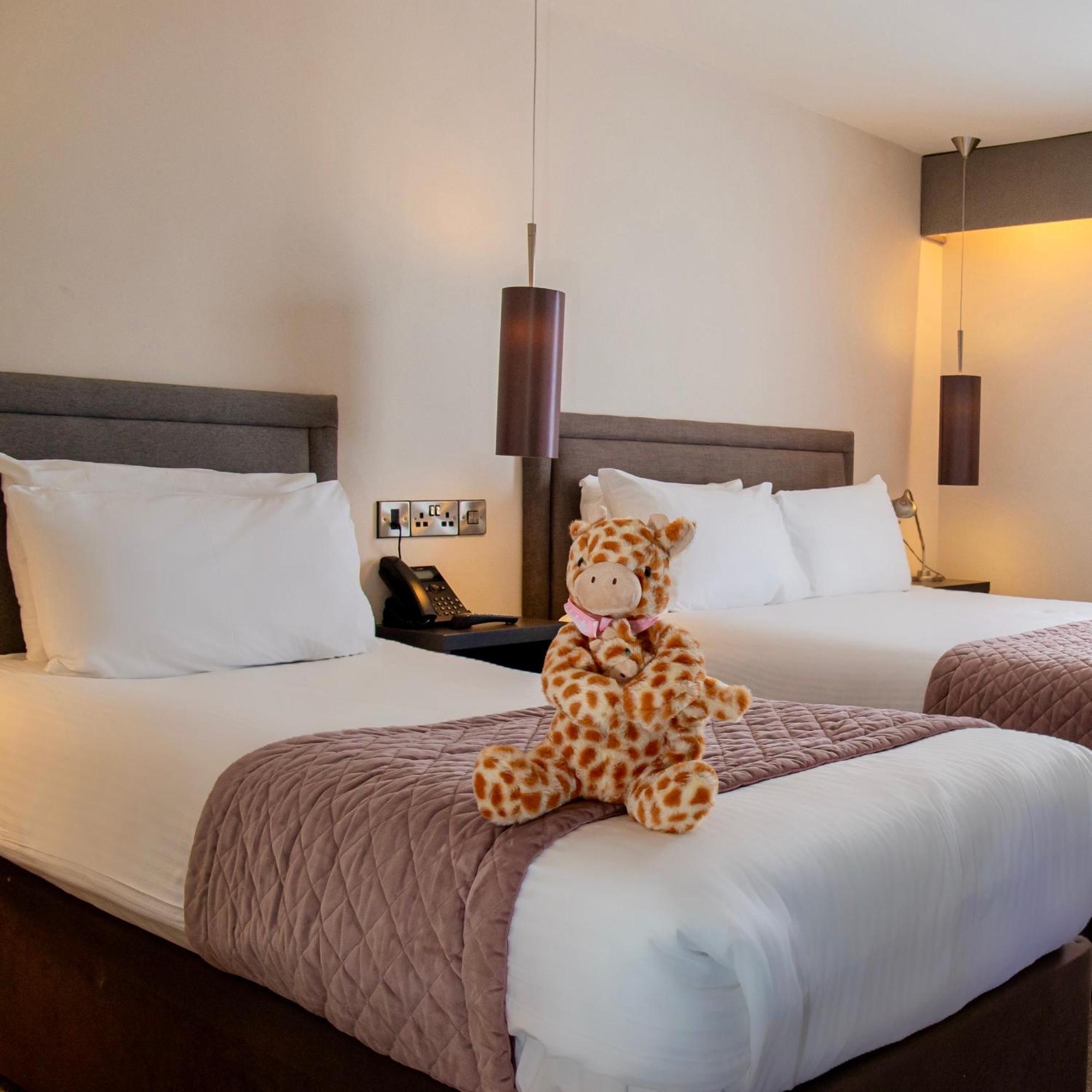 The Enniskillen Hotel And Motel エクステリア 写真