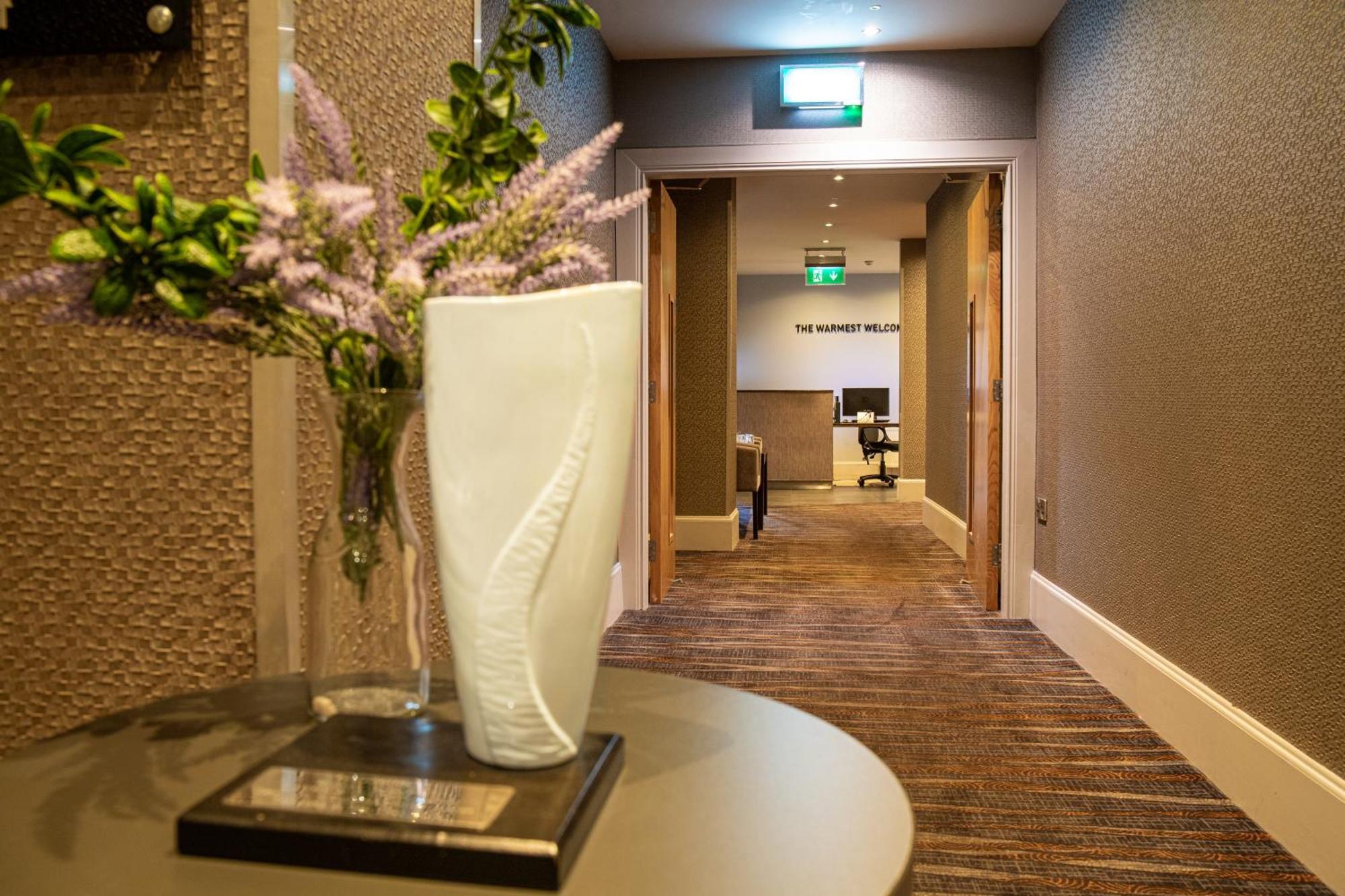 The Enniskillen Hotel And Motel エクステリア 写真