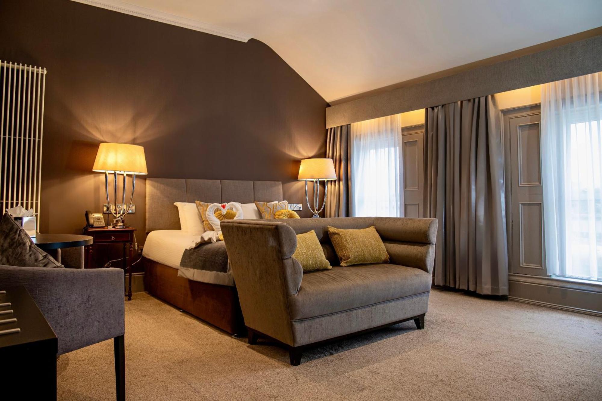 The Enniskillen Hotel And Motel エクステリア 写真